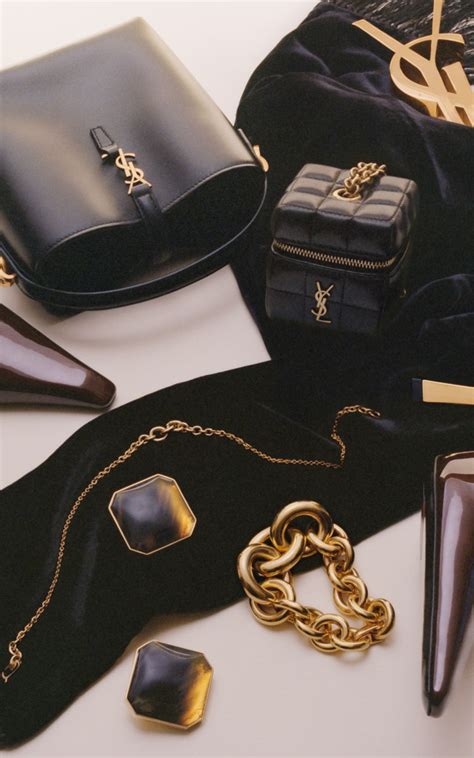 yves saint laurent traduzione|Saint Laurent Official Online Store .